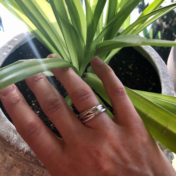 Gorgeous Sterling Silver Rolling Ring - Picture 4 of 5